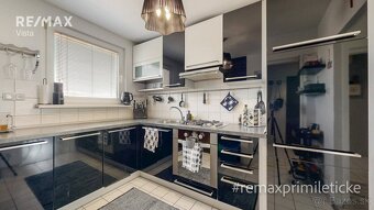 PRENÁJOM/RENT - Rača, Rendez - 4-izb. byt s veľkým balkónom - 4