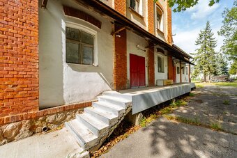 Ponúkame na predaj budovu / skladový priestor v Strážskom - 4