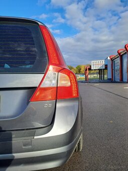 Volvo V70 D5 12/2008 výkon 136KW - 4