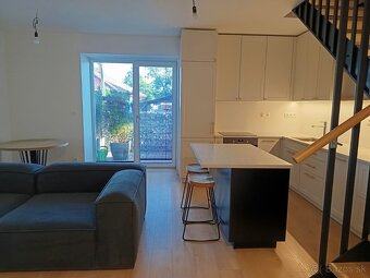 Trojizbový byt-mezonet - 4