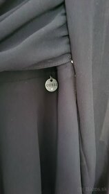 Predám čierne šaty zn. GUESS, velkost S - 4