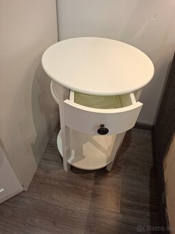 Biely stolik z Jysku priemer 40cm - 4