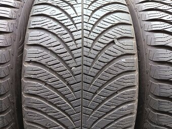 celoročne pneu Goodyear 225/45 R19 - 4