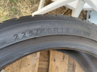 2x letne Dunlop 225/40R18 - 4