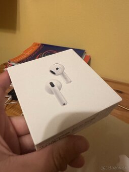 AirPods 4 s ANC - 4