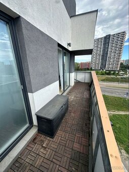Ponúkame na predaj moderný 2-izbový byt s klimatizáciou, pri - 4