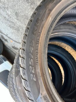 Pirelli sototero 225/45r18 zimné - 4