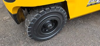 Caterpillar DP40K - 4