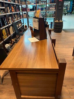 Predajný drevený pult - 4