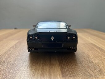 Ferrari 550 Maranello 1:18 Bburago - 4