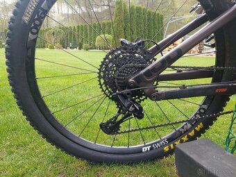 predám horský bicyke cross dt swiss zn. Stay true - 4