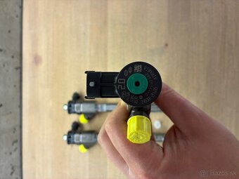 Trysky , vstrekovače HYUNDAI / KIA 2.0 CRDI 3380-2F600 - 4