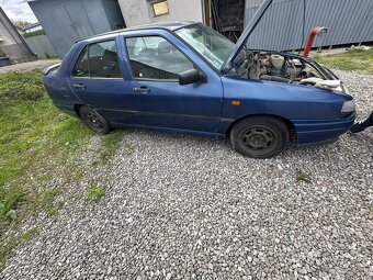 SEAT Toledo 1L - 4