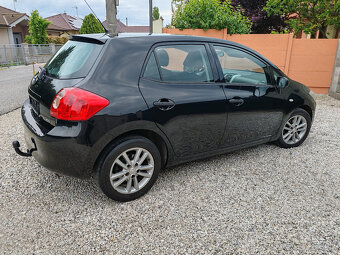 predam,Toyotu Auris 1.4VVTi, benzín, klima 148 899km - - 4