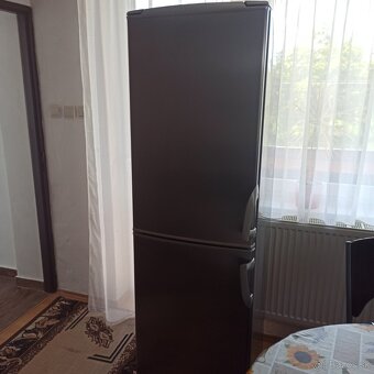 Predám chladničku s mrazničkou značky Gorenje RK 4256E. - 4