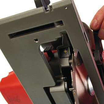 MILWAUKEE M12 FUEL™ Kompaktná okružná píla M12CCS44 - 4