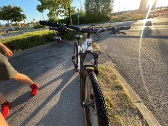 Bicykel rock machine blizard xcm70-29 - 4