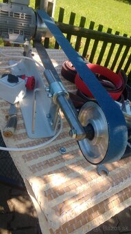 Pásová bruska na noze - 4