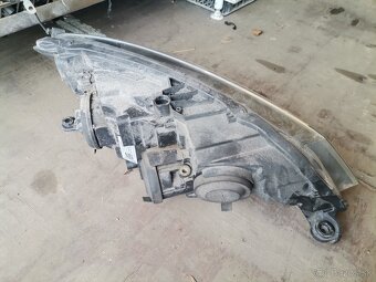 Predne svetla skoda fabia 3 model 2015-2018 - 4