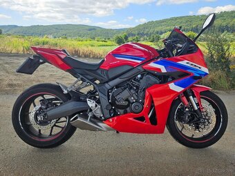 Honda CBR 650R - 4