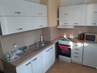 2 izbový s loggiou, Sídl.II,, 1/3 posch. (nie prízemie) - 4