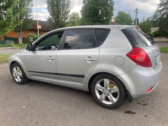 KIA Ceed 1.6 CRDi 2010 - 4