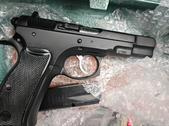 Predám CZ 75, rok výroby 1992 - 4