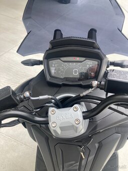 Aprilia SR GT 200 - 4
