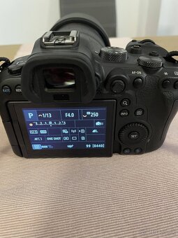 Canon EOS R6 s objektívom RF 24-105 f/4 L IS - 4
