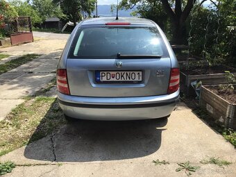 Škoda fabia 1,2 12V-havarované - 4