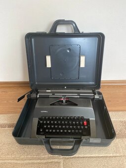 Pisaci stroj Consul 2226 s kufrikom - 4