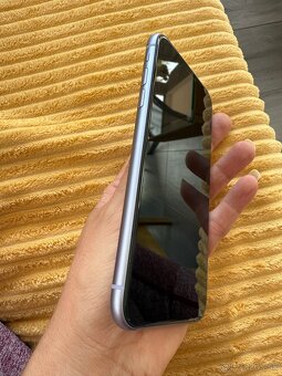 iPhone 11 16GB fialový - 4