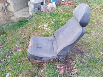 Predam nahradne diely lada niva 1.7i - 4