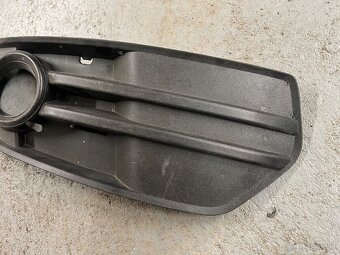 Zadné ľavé svetlo a predná ľavá mriežka Audi Q5 2008-2012 - 4