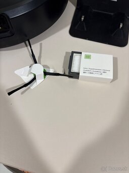 iRobot Roomba j7 čierny Robotický vysávač - 4