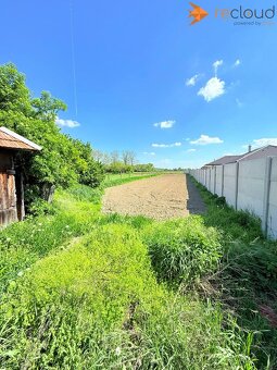 Na predaj slnečný stavebný pozemok – Malé Zálužie, 1356 m² - 4