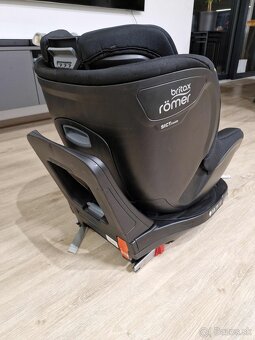 Britax Römer Dualfix M i-Size – otočná autosedačka (0–18 kg) - 4