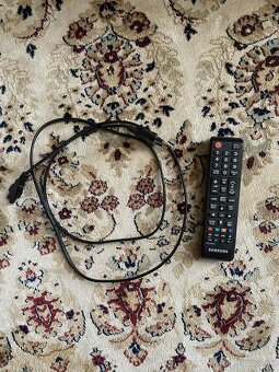 SAMSUNG TV 32" - 4
