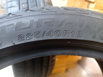 225/40 R18 - 4