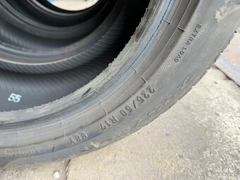 225/50/17 Pirelli Cinturato P7 - 4