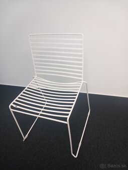 Biela kovová stolička – položka 91 - 4