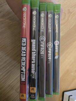 XBOX ONE S - 1 TB + drátový ovládač a 5 hier - 4