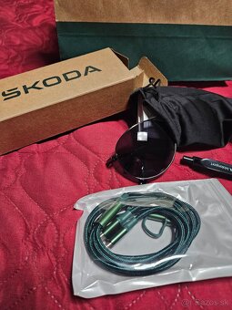 Slnečné okuliare originál Škoda, pero, nabíjací kábel USB - 4