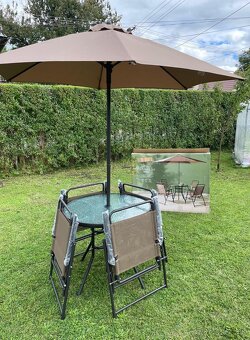 Slnečník so stolickami - 4