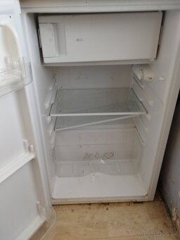 Predám chladničku Zanussi 120 l - 4