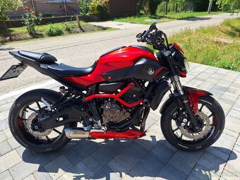 Yamaha MT 07 - 4
