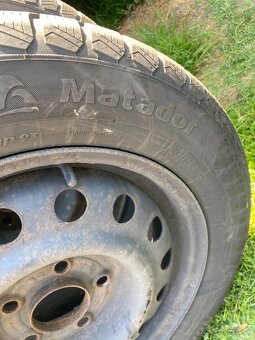 zimne 185/65 R15 ako nove obute na 5x114,3 R15 - 4