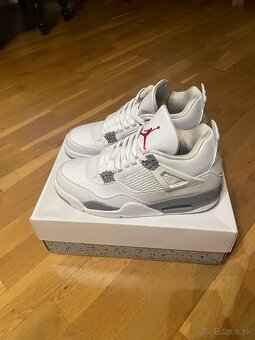 Nike Air Jordan 4 Oreo - 4
