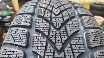 Zimné pneu 225/55 R18 --- DUNLOP - 4