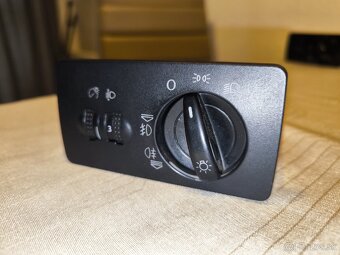 Spínač predných svetiel Škoda Fabia 1 - 4